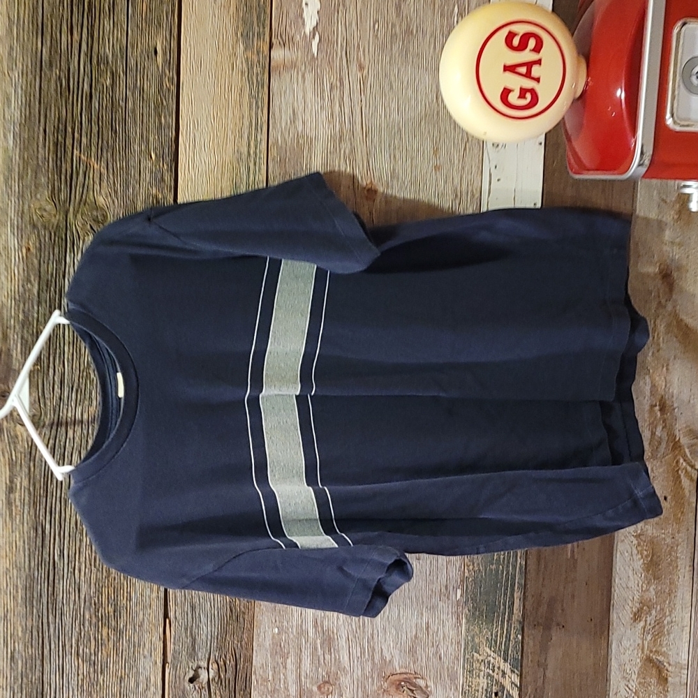 Old Navy t-shirt